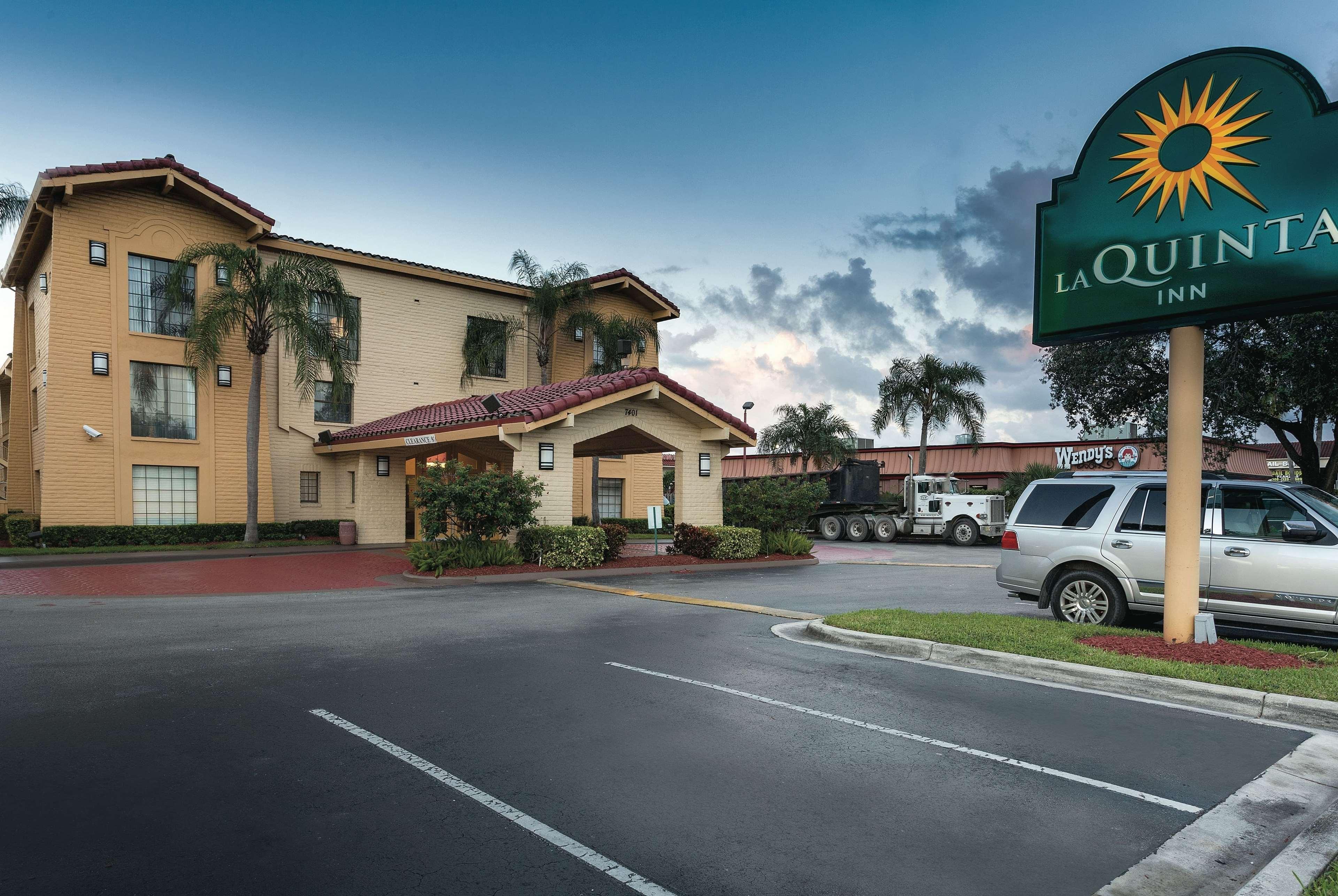 La Quinta Inn By Wyndham Miami Airport North Miami Springs Exteriör bild