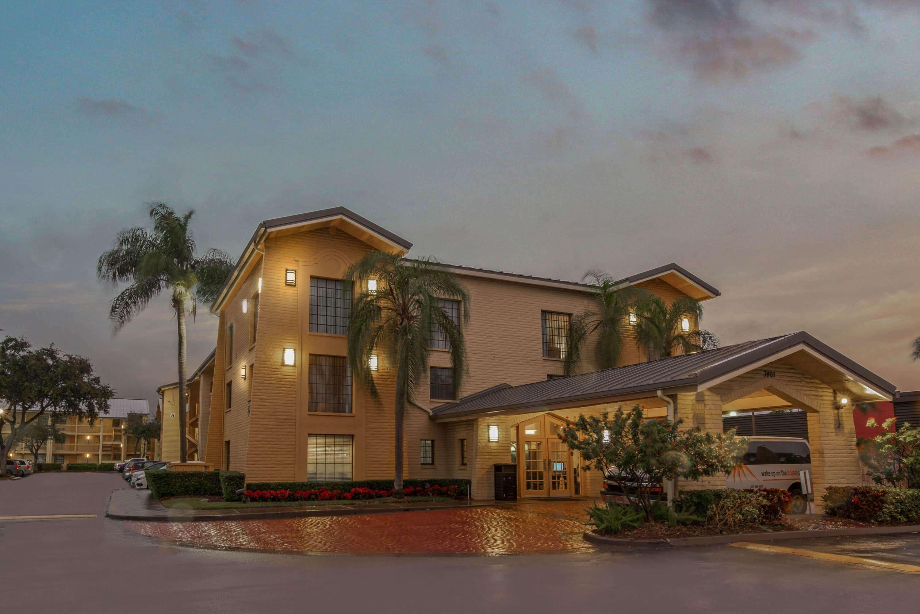 La Quinta Inn By Wyndham Miami Airport North Miami Springs Exteriör bild